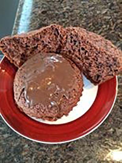 Mini bolinhos de chocolate do bem aberto