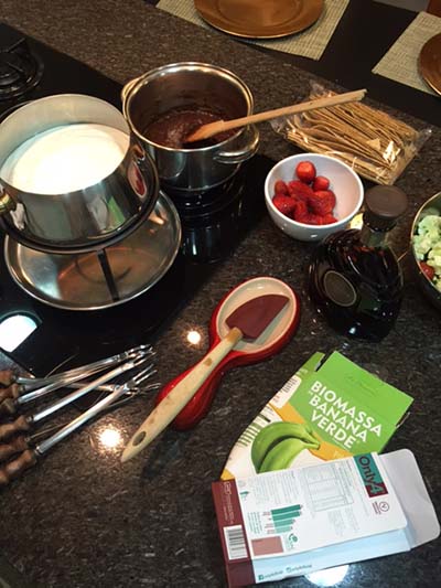 Fondue fit de chocolate e queijo